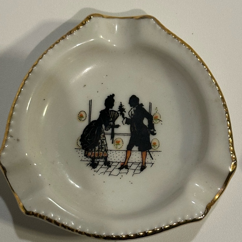 Vintage Decorative Ashtray with Gold Trim Schumann Bavaria